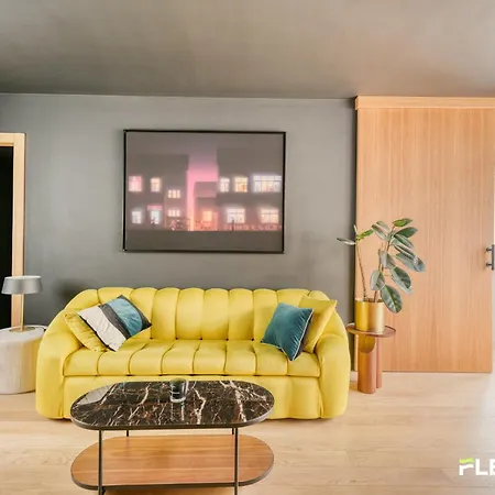 New & Modern 1br Walk To Montmartre * باريس