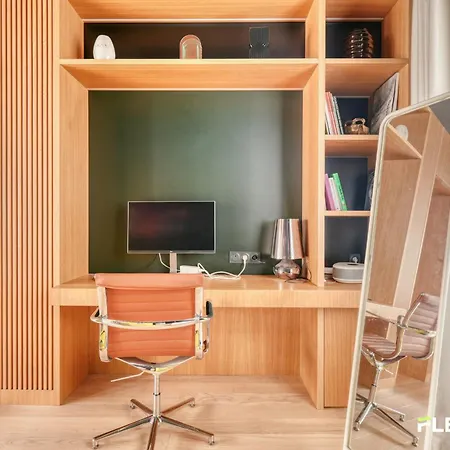 New & Modern 1br Walk To Montmartre شقة *