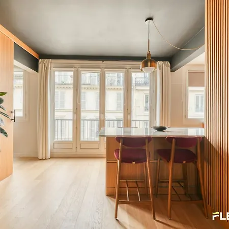 New & Modern 1br Walk To Montmartre شقة *