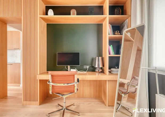 New & Modern 1br Walk To Montmartre شقة *