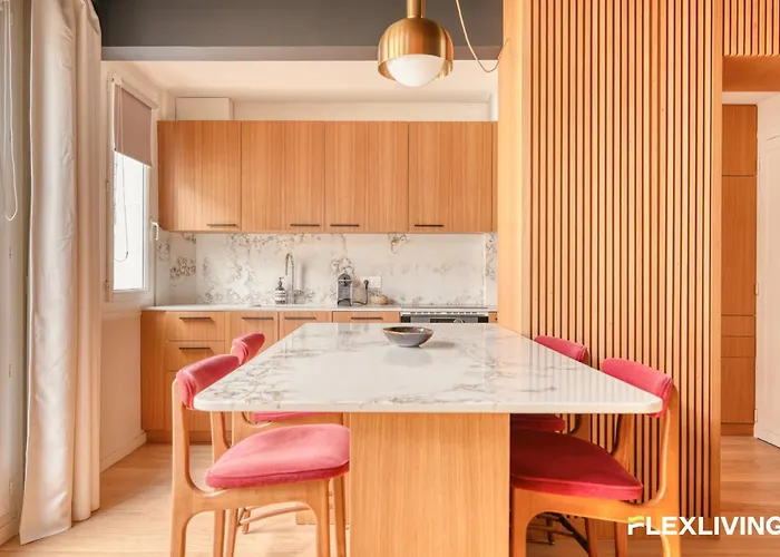 New & Modern 1br Walk To Montmartre * باريس