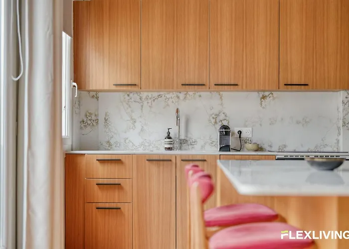 New & Modern 1br Walk To Montmartre شقة *