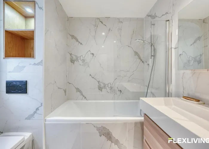 New & Modern 1br Walk To Montmartre شقة باريس