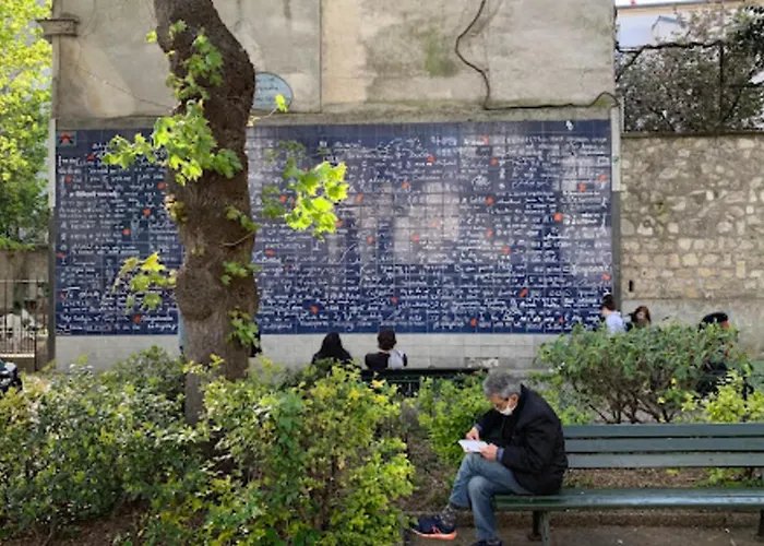 New & Modern 1br Walk To Montmartre شقة